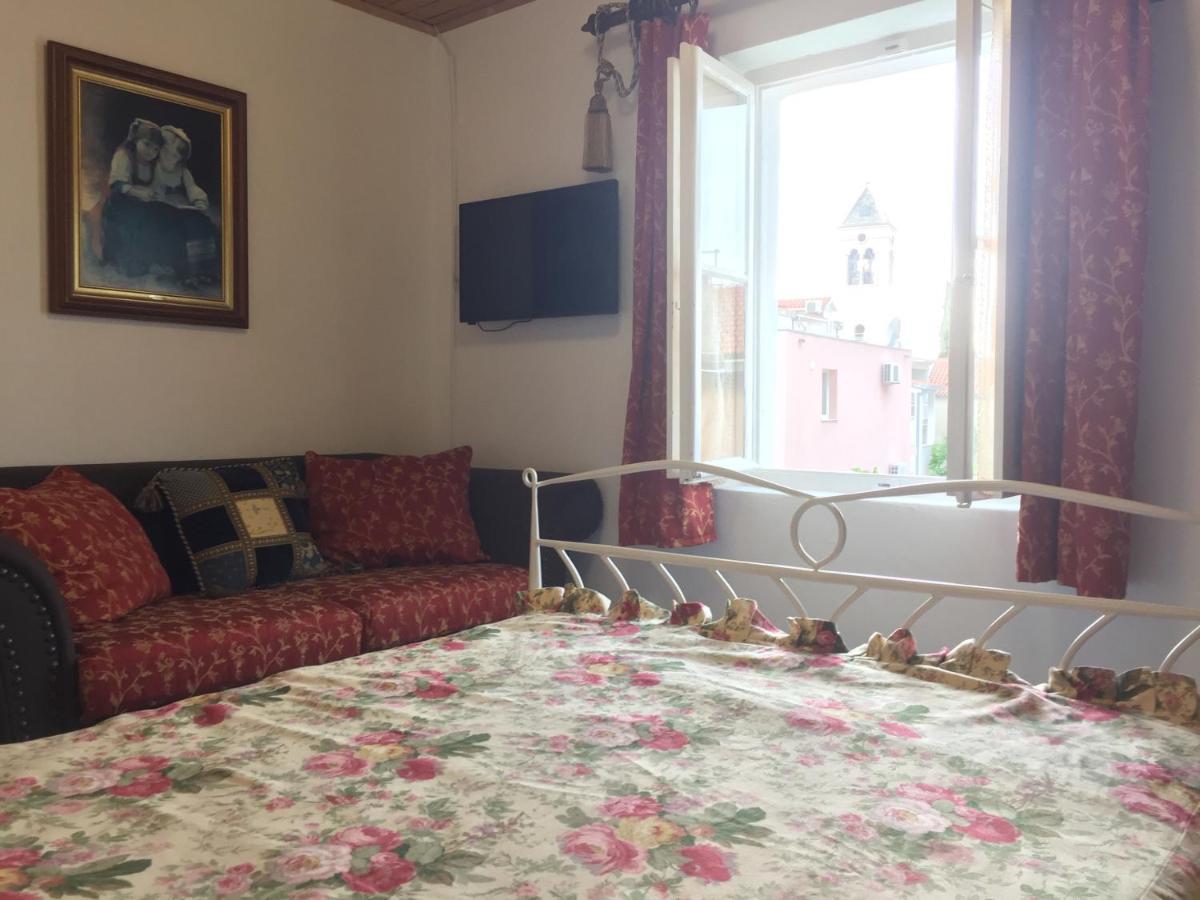Vintage House For Rent 60M From Sea Leilighet Baška Voda Eksteriør bilde